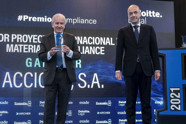 El equipo de socios de Deloitte Legal: Pablo Sanz, Marta García, Xavier Angrill, Begoña Fernández, María Guinot, Luis Fernando Guerra (socio director), Esther Muñoz (directora de desarrollo de negocio), Pablo Martín e Ignacio Lezáun