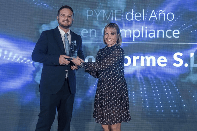 Premio a la Pyme del año en Compliance. Joao Augusto Calvalcante, BIT2ME y Estela S. Mazo, Expansión