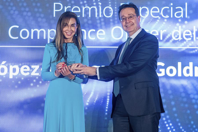 Premio especial: Compliance Officer del Año. Pilar López-Aranguren Velarde, Goldman Sachs y Enrique Hernández Pérez, Repsol